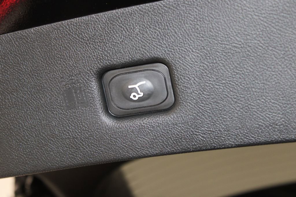 Used 2023 Lincoln Nautilus Black Label w/ Cargo Utility Package image 17