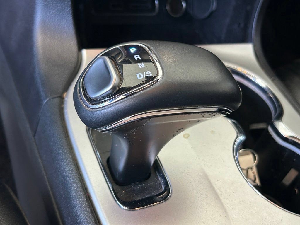 Used 2015 Jeep Grand Cherokee Altitude RWD image 13