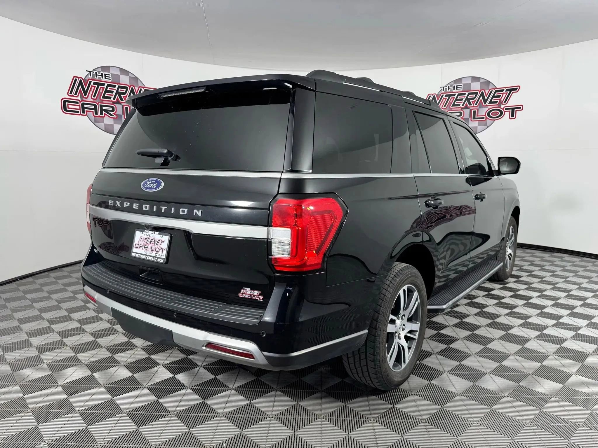 Used 2023 Ford Expedition XLT image 7