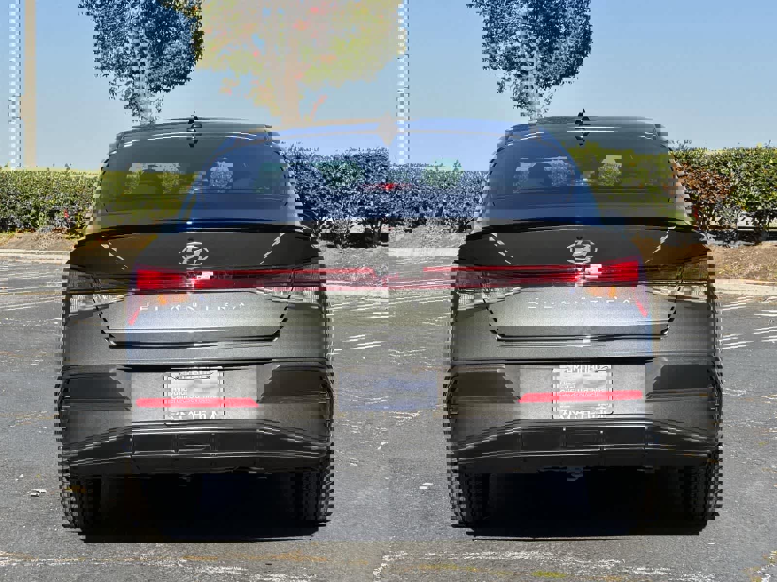 Certified 2025 Hyundai Elantra Sport w/ Cargo Package image 4