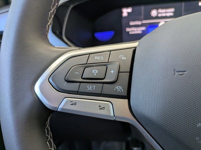 Used 2023 Volkswagen Taos SE w/ Black Wheel Package image 21