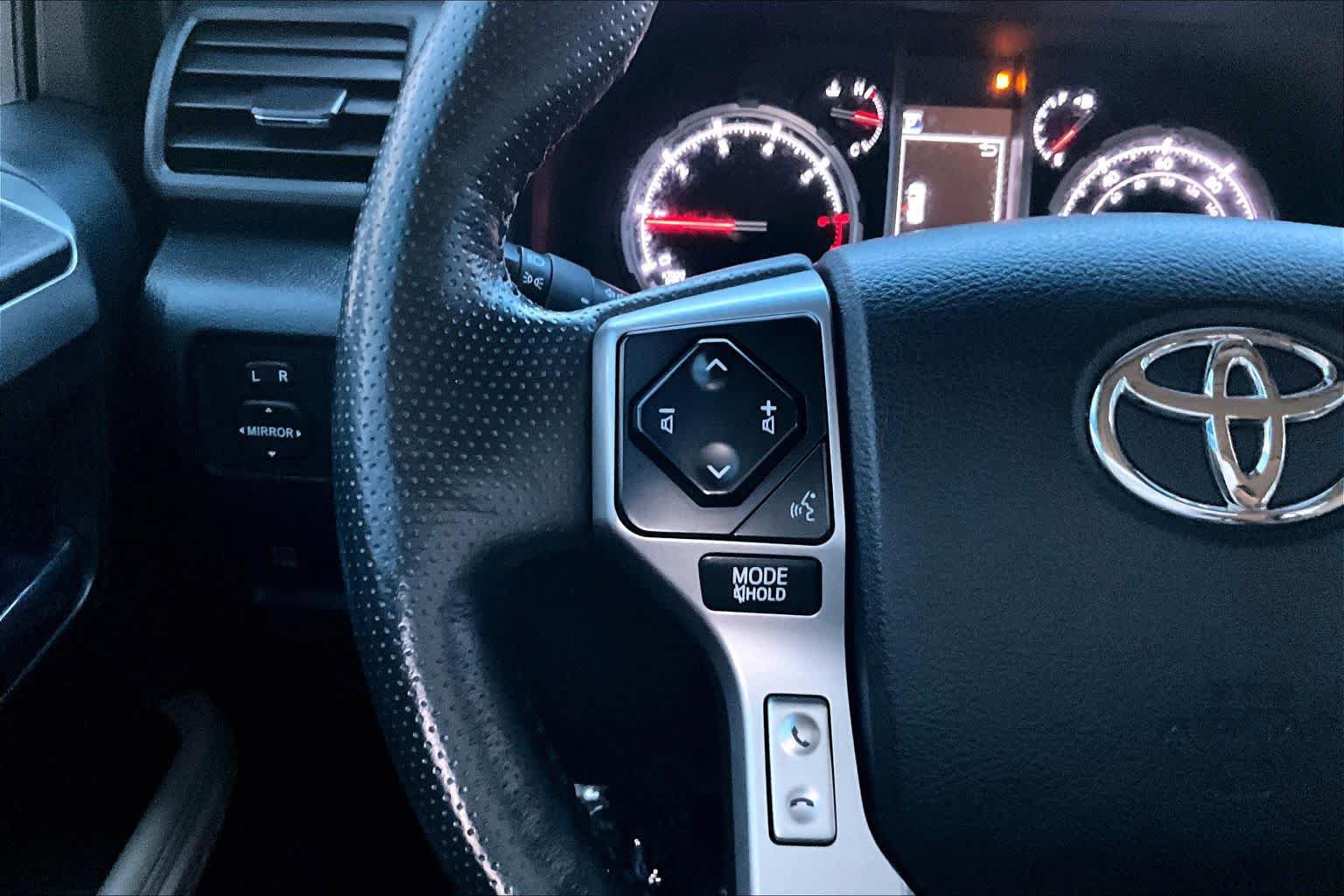 Used 2023 Toyota 4Runner Limited AWD/4WD image 23