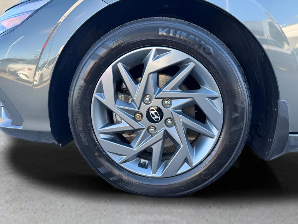 Certified 2024 Hyundai Elantra SEL image 11