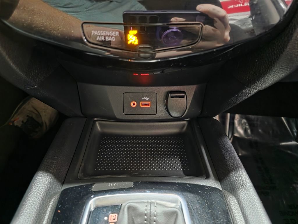 Used 2019 Nissan Rogue S image 21