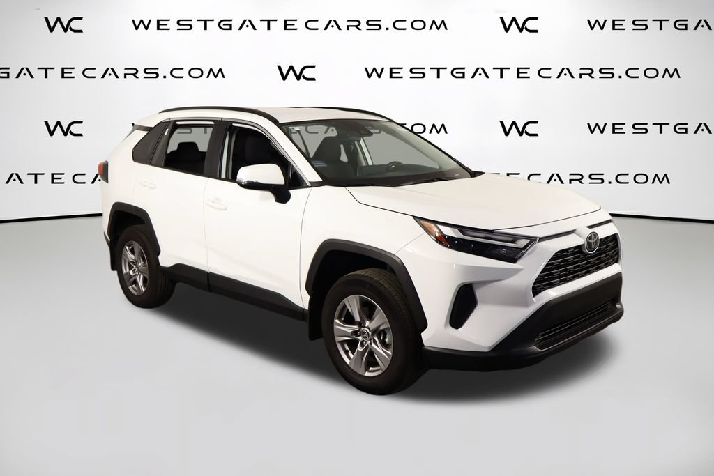 Used 2025 Toyota RAV4 XLE FWD image 43