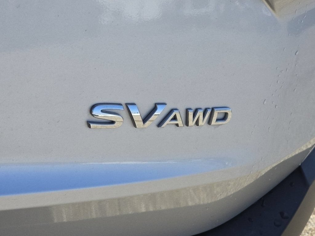 Used 2023 Nissan Rogue SV AWD/4WD image 3