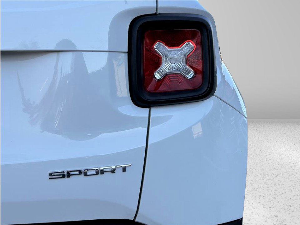 Used 2015 Jeep Renegade Sport image 14