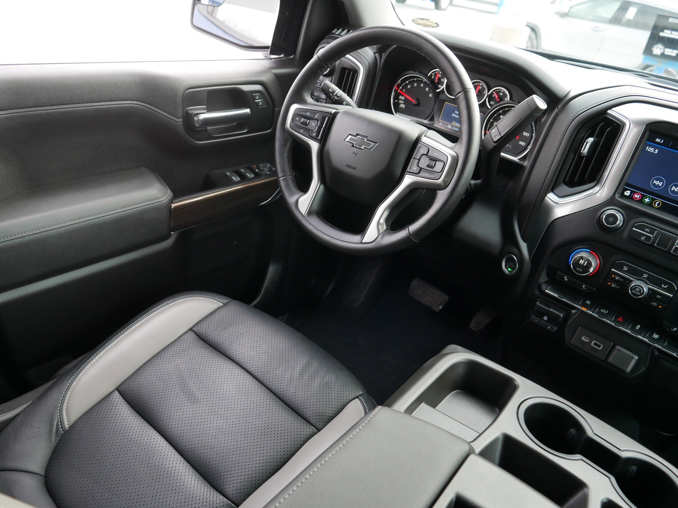 Used 2019 Chevrolet Silverado 1500 RST w/ All-Star Edition image 9