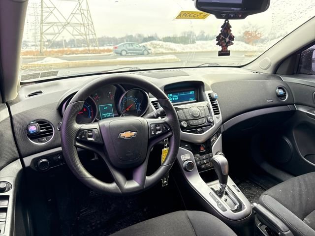 Used 2015 Chevrolet Cruze LT image 14