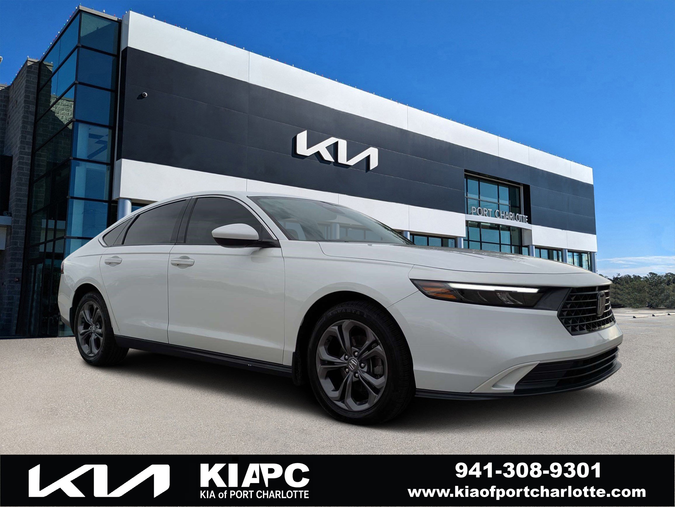 Used 2023 Honda Accord EX image 1