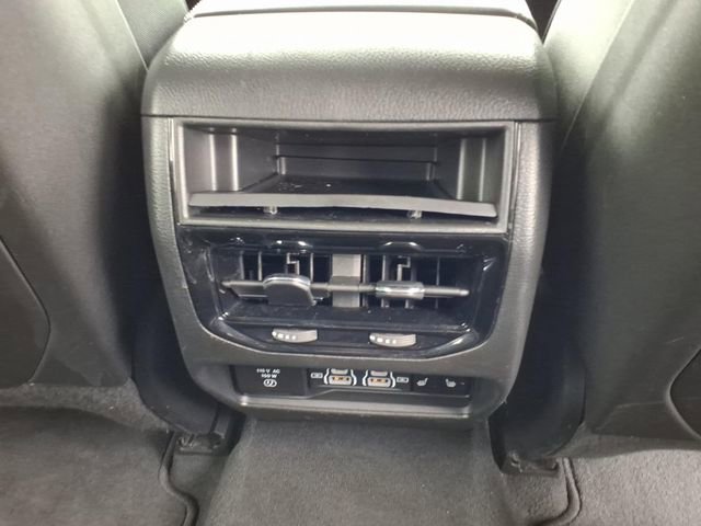 Used 2023 Jeep Grand Cherokee Limited w/ Black Appearance Package AWD/4WD image 13