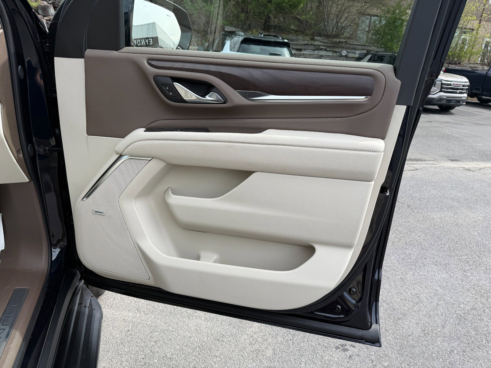 Used 2024 GMC Yukon Denali AWD/4WD image 26