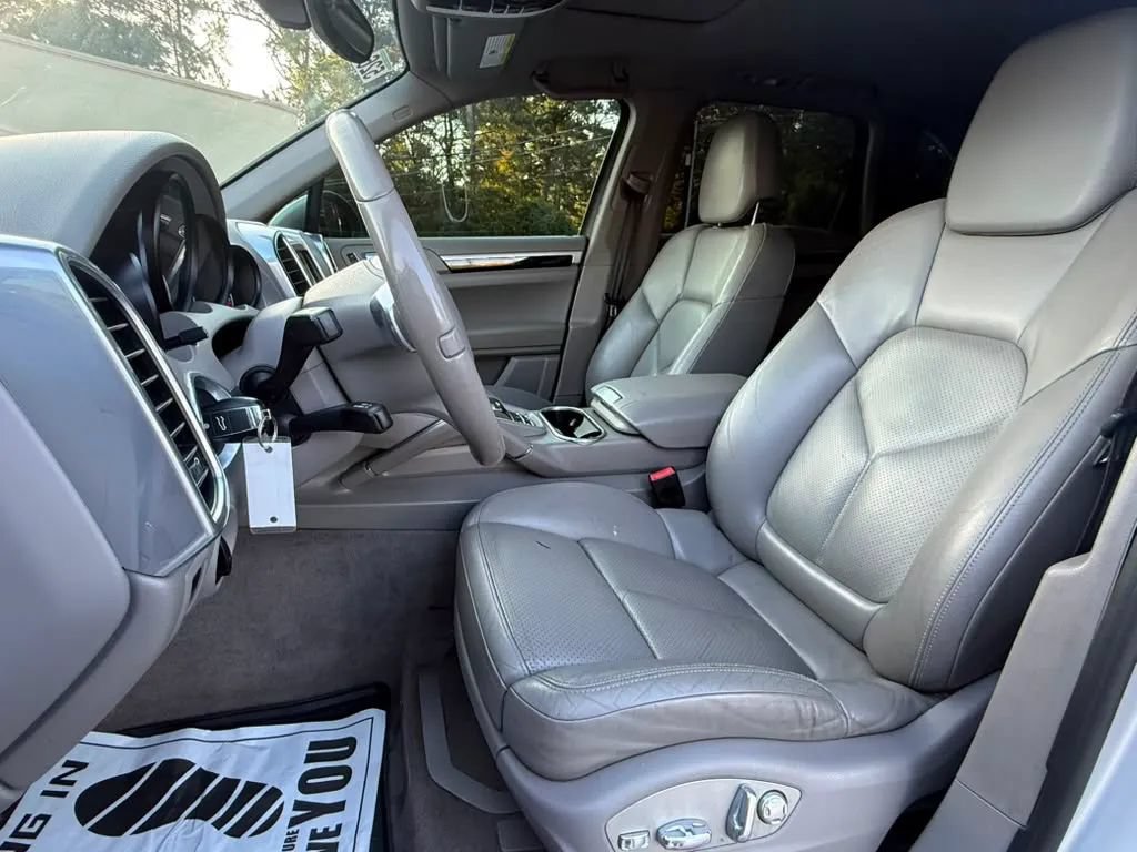 Used 2013 Porsche Cayenne AWD/4WD image 14