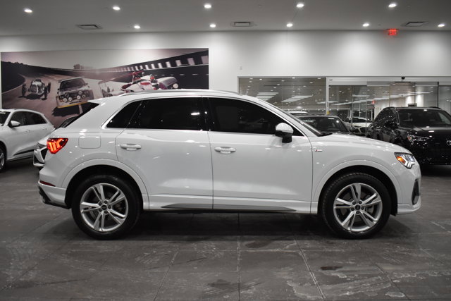 Used 2022 Audi Q3 2.0T Premium Plus image 12