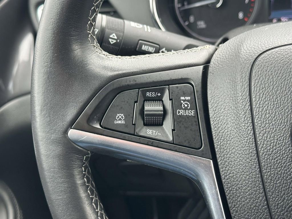 Used 2022 Buick Encore Preferred w/ Safety Package image 22