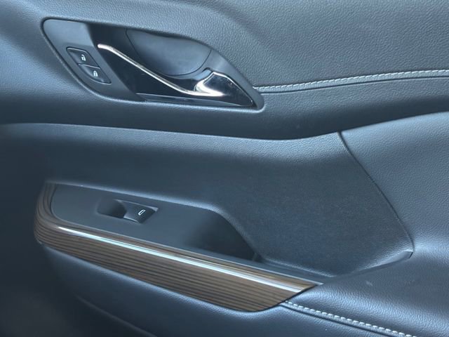 Used 2023 GMC Acadia SLE FWD image 30