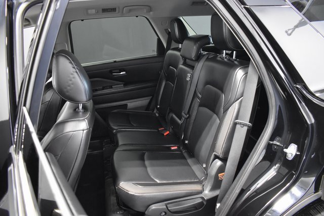 Used 2022 Nissan Pathfinder SL w/ Lighting Package (N92) image 30