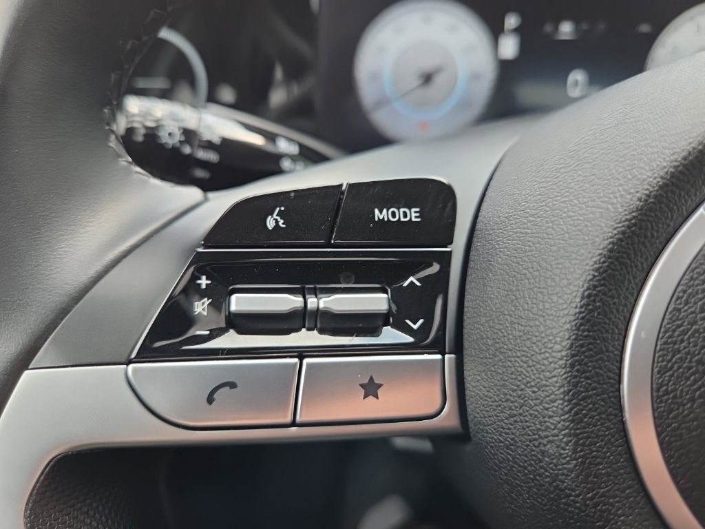 Certified 2024 Hyundai Elantra SEL w/ Convenience Package FWD image 32