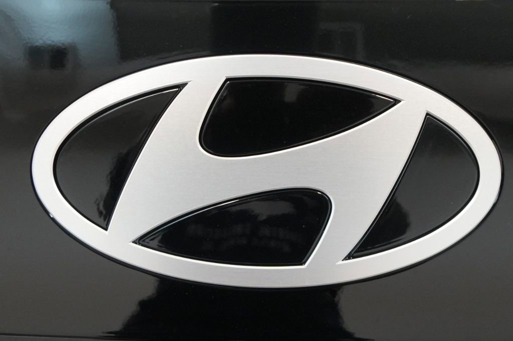 New 2025 Hyundai Elantra Limited image 20
