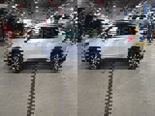 Used 2024 Toyota Corolla Cross XLE w/ Convenience Package image 1