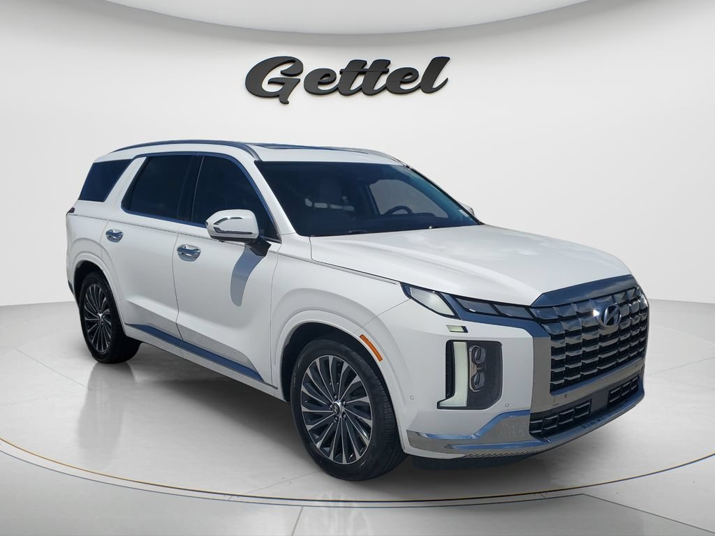 Used 2023 Hyundai Palisade Calligraphy FWD image 3