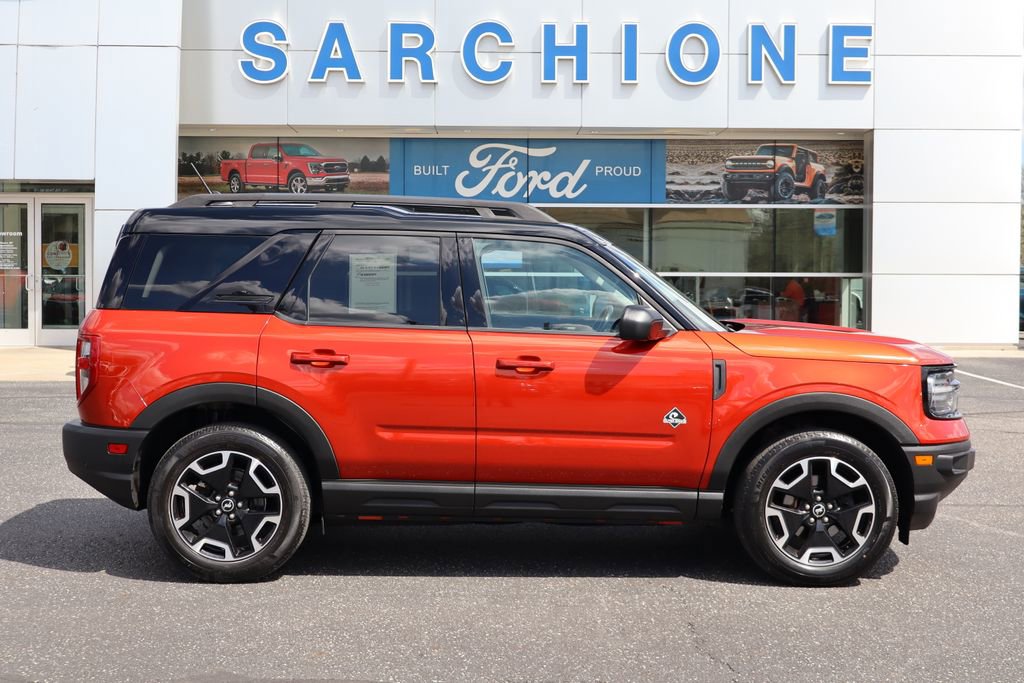 Used 2022 Ford Bronco Sport Outer Banks w/ Tech Package image 2