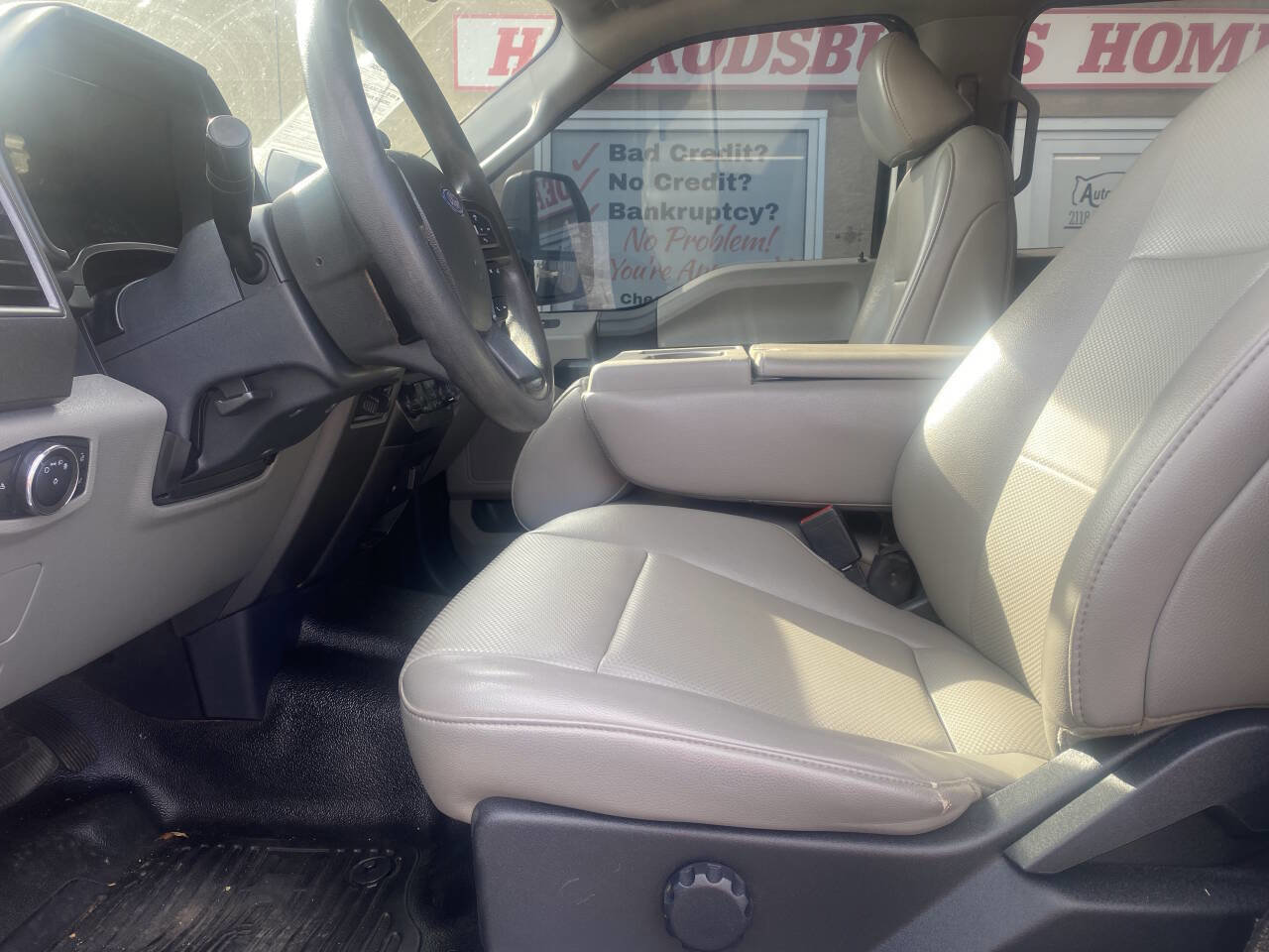 Used 2022 Ford F250 XL w/ Power Equipment Group image 13