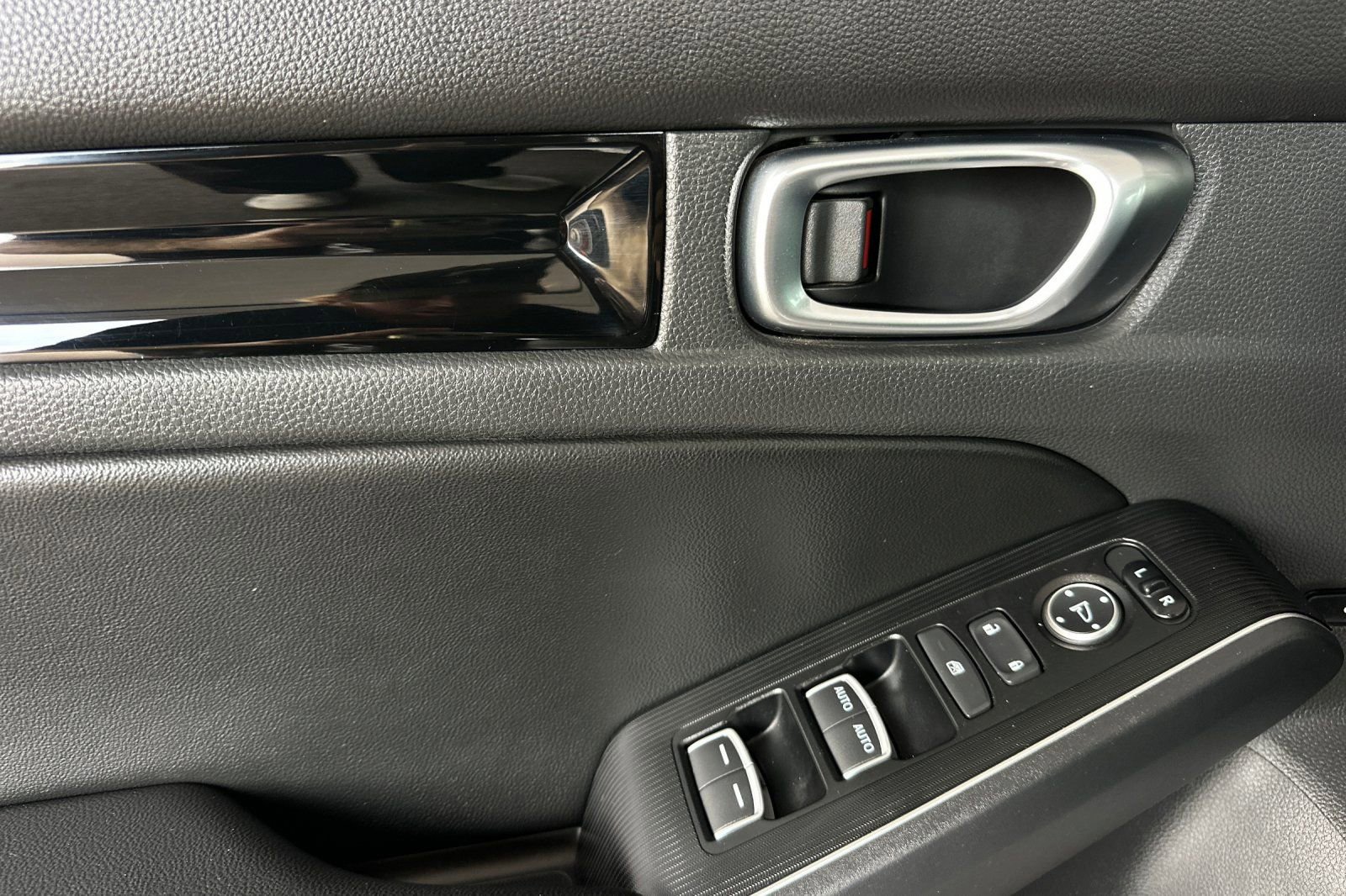 Used 2022 Honda Civic Touring image 10