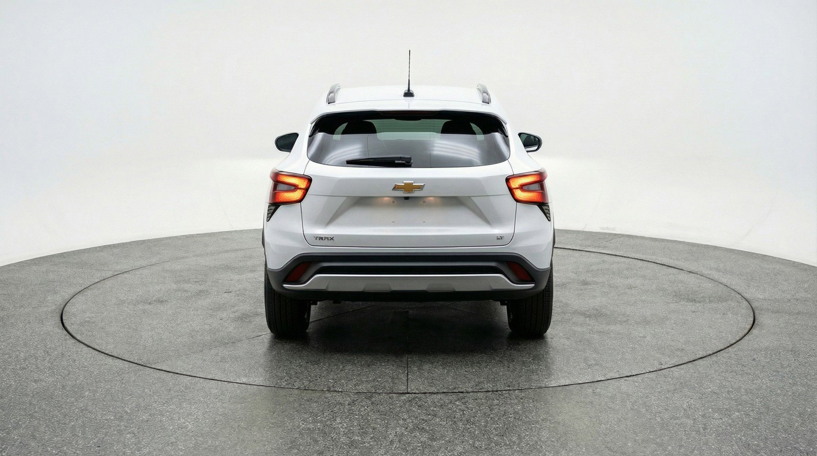 Used 2025 Chevrolet Trax LT image 7