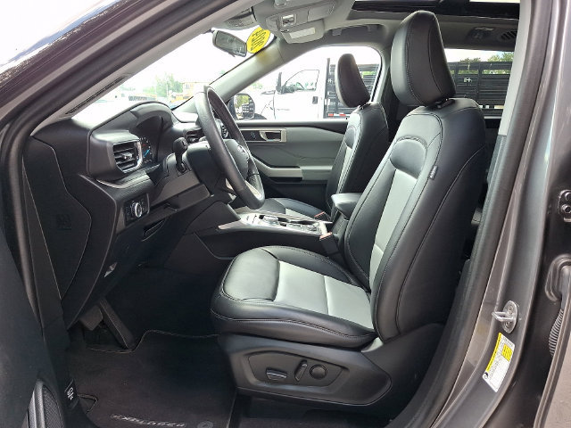 Certified 2024 Ford Explorer XLT w/ Equipment Group 202A AWD/4WD image 15