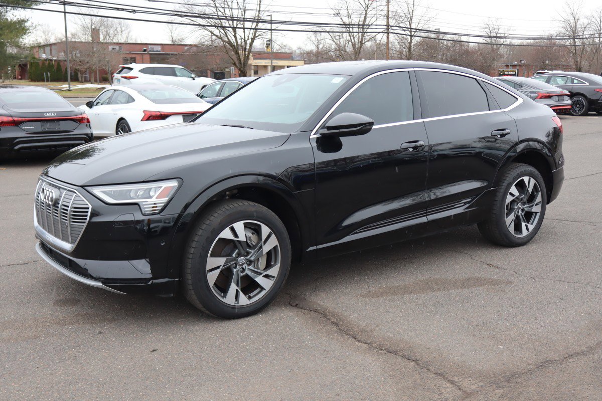 Used 2020 Audi e-tron Premium Plus image 1