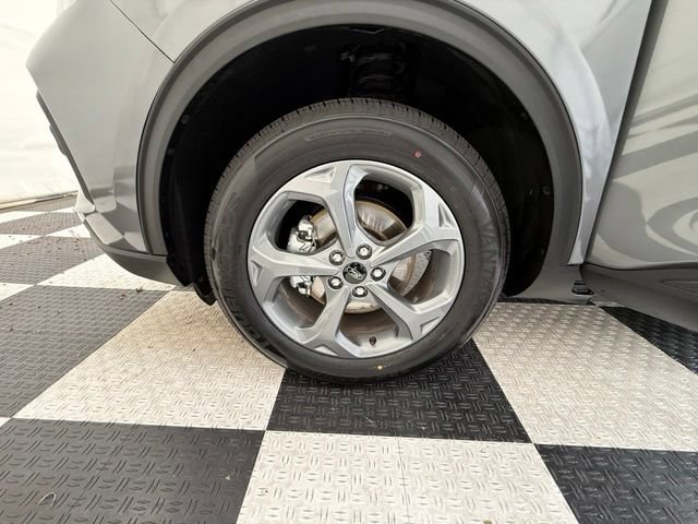 Used 2025 Ford Escape ST-Line Select AWD/4WD image 11