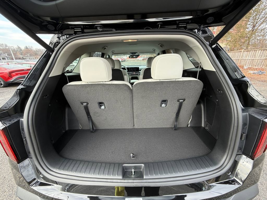 Certified 2025 Kia Sorento EX image 27