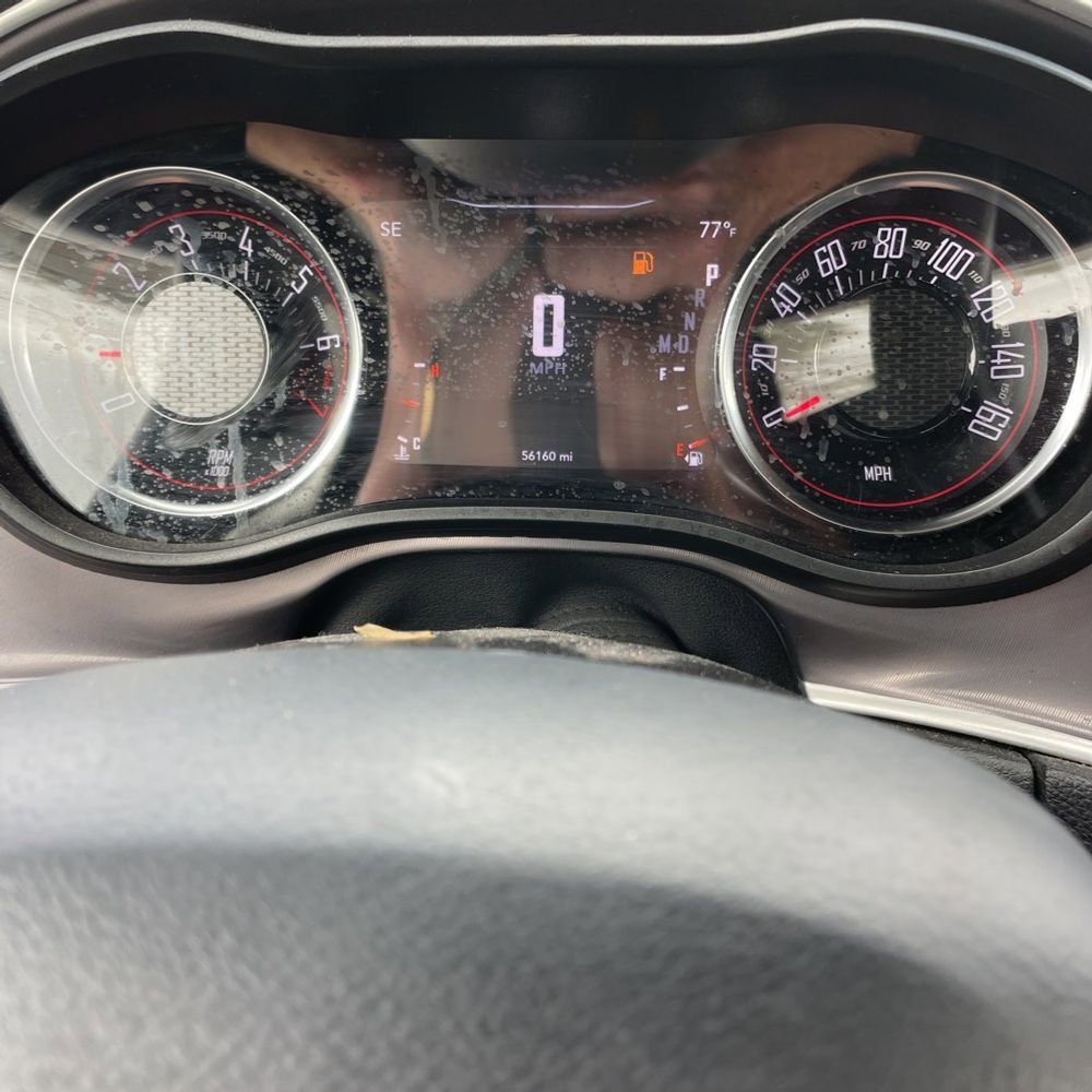 Used 2022 Dodge Challenger SXT image 7