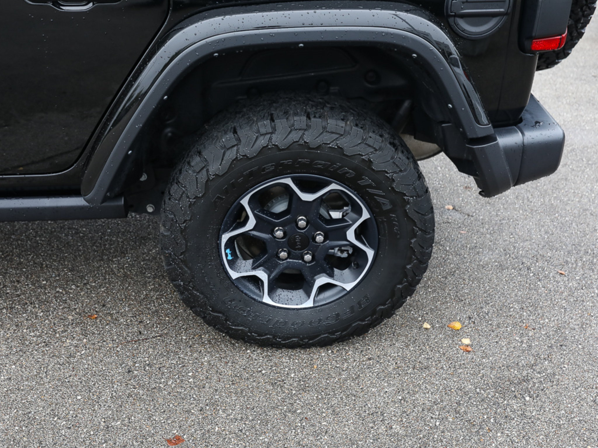 Used 2023 Jeep Wrangler Unlimited Rubicon 4xe w/ Cold Weather Group AWD/4WD image 4