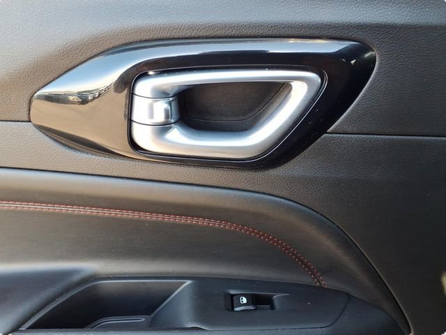 Used 2025 Jeep Compass Trailhawk w/ Trailhawk Elite Group image 9