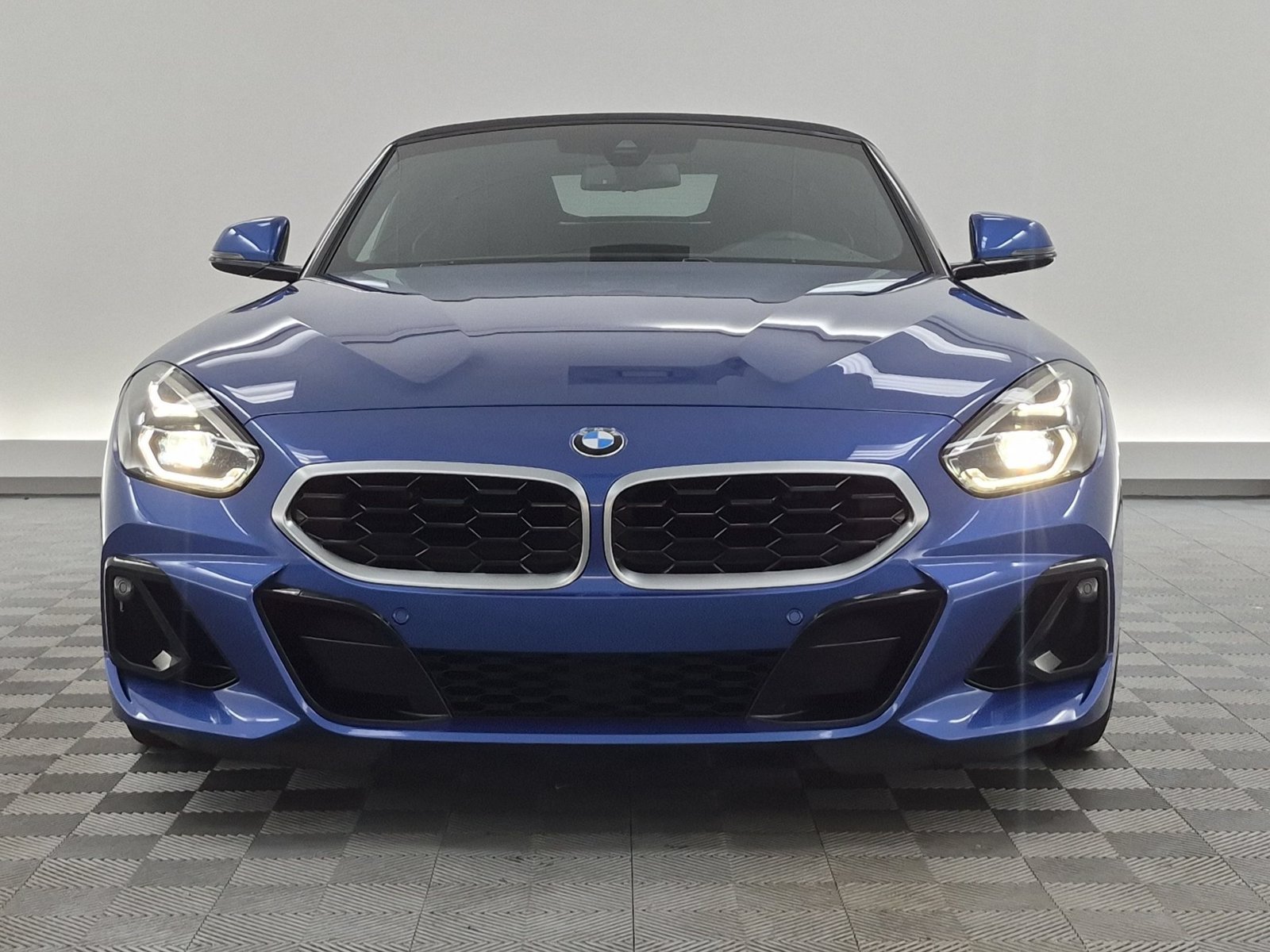 Used 2023 BMW Z4 sDrive30i w/ Driving Assistance Package RWD image 6