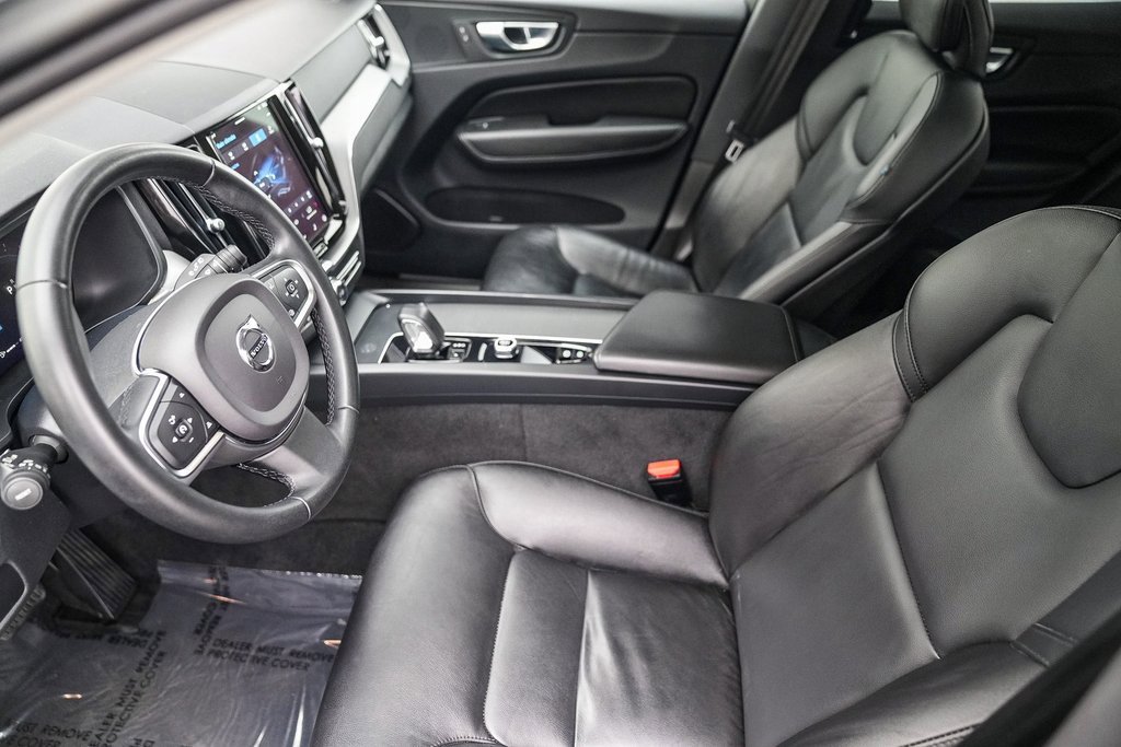 Used 2023 Volvo XC60 B5 Core image 17