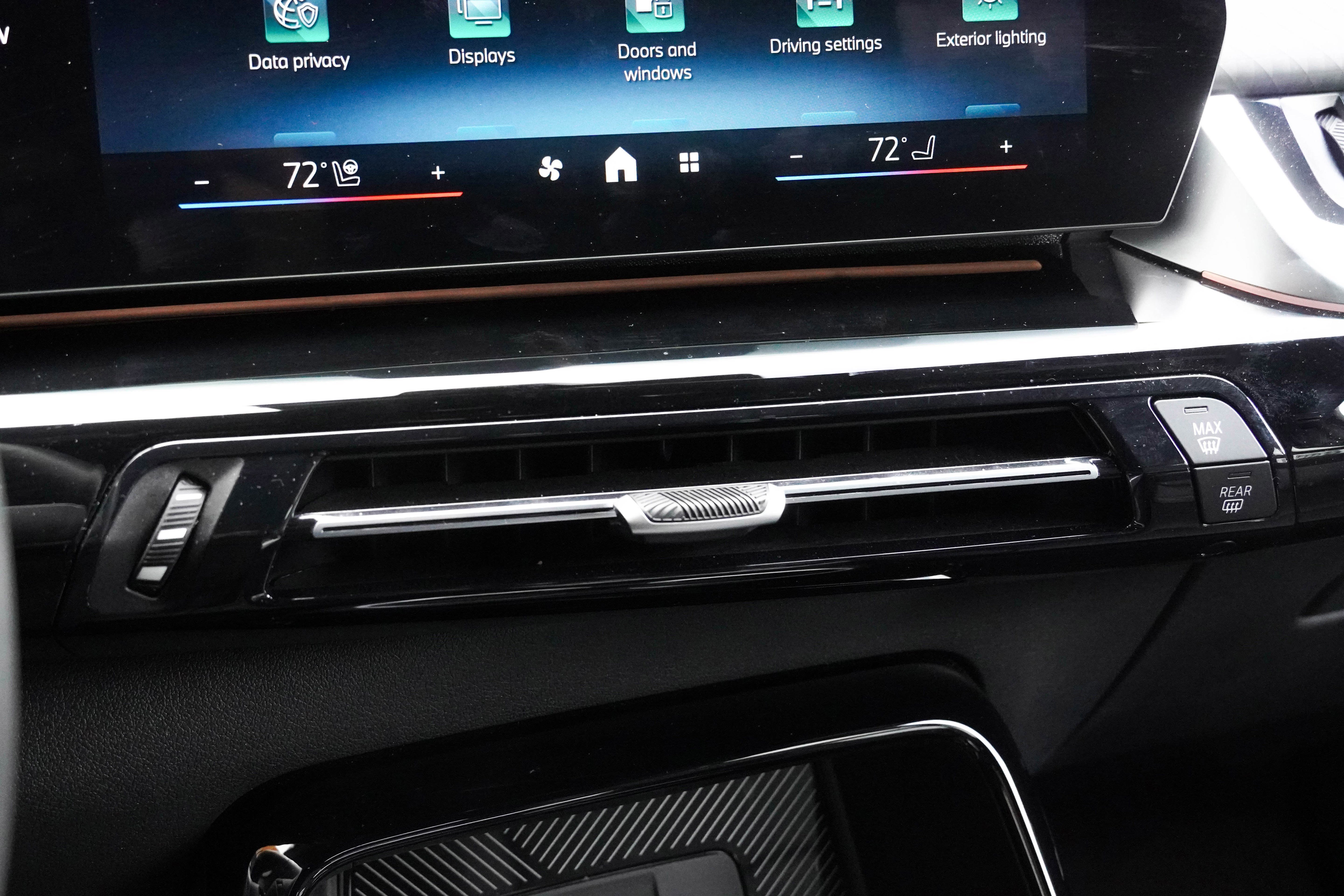 Certified 2025 BMW X2 xDrive28i image 26