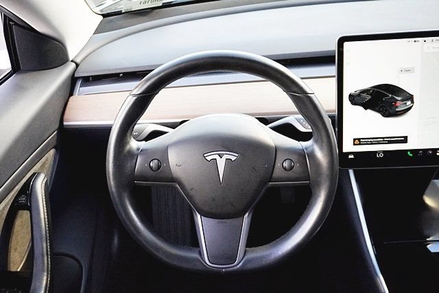 Used 2019 Tesla Model 3 Mid Range RWD image 30