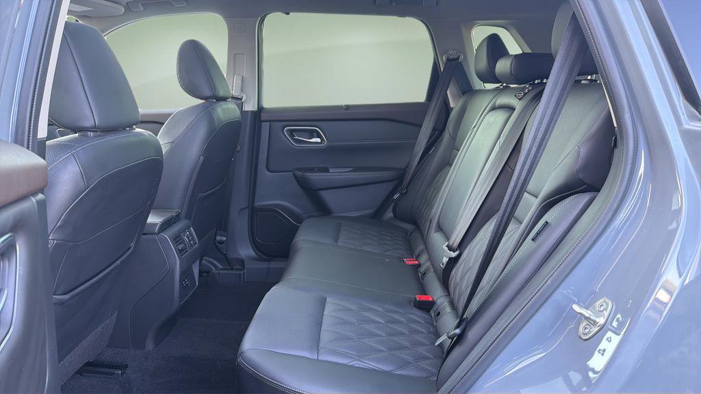 Certified 2023 Nissan Rogue Platinum AWD/4WD image 11