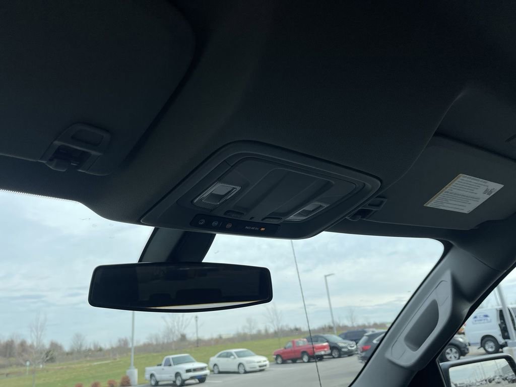 Used 2020 Chevrolet Silverado 1500 Custom w/ Custom Value Package image 40