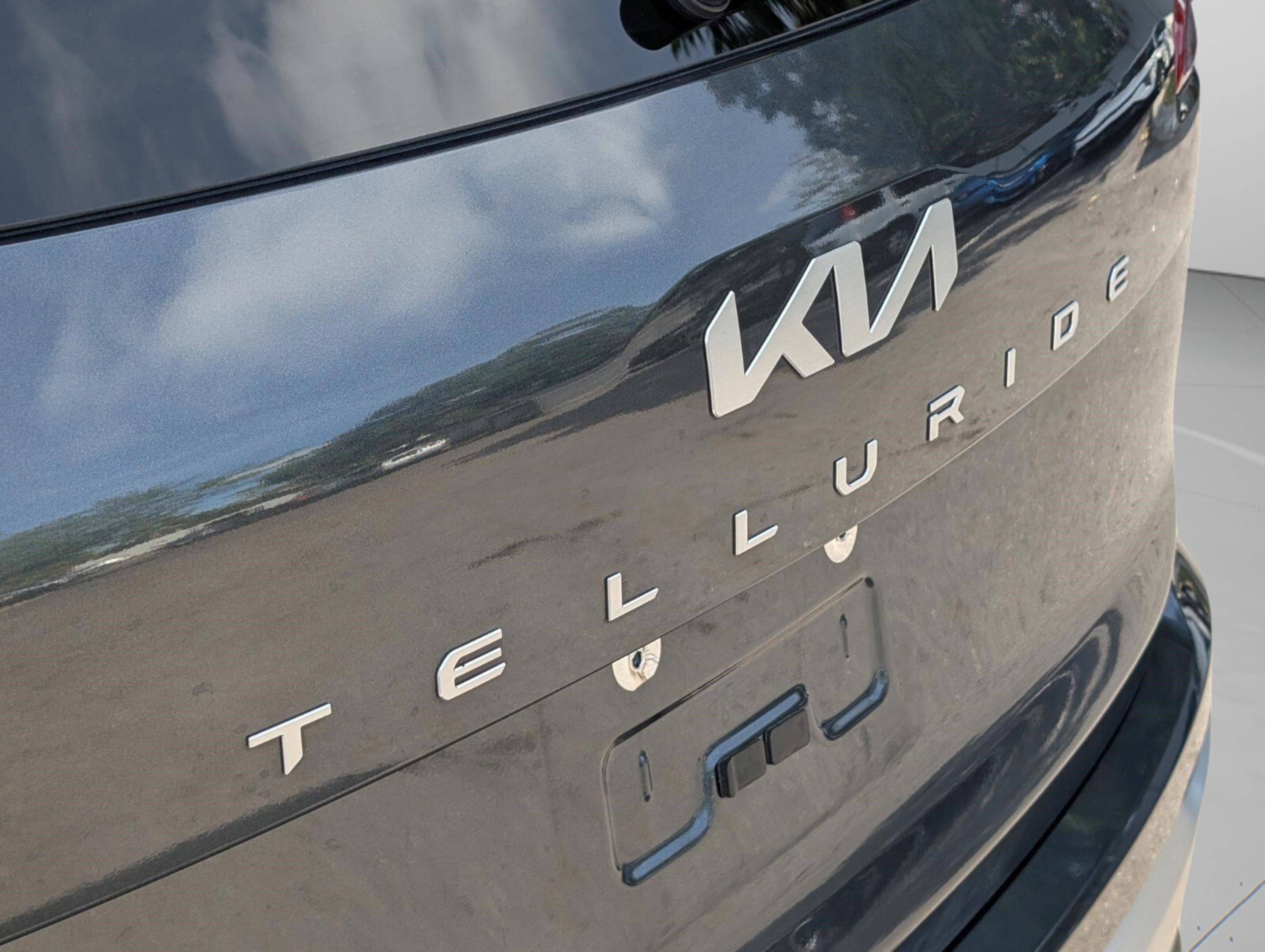 Certified 2024 Kia Telluride LX image 22
