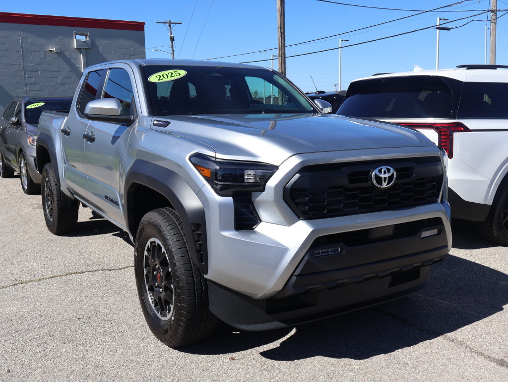 Used 2025 Toyota Tacoma TRD Off-Road AWD/4WD image 6
