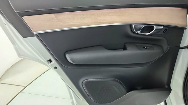 New 2026 Volvo XC90 B5 Plus w/ Protection Package Premier AWD/4WD image 28