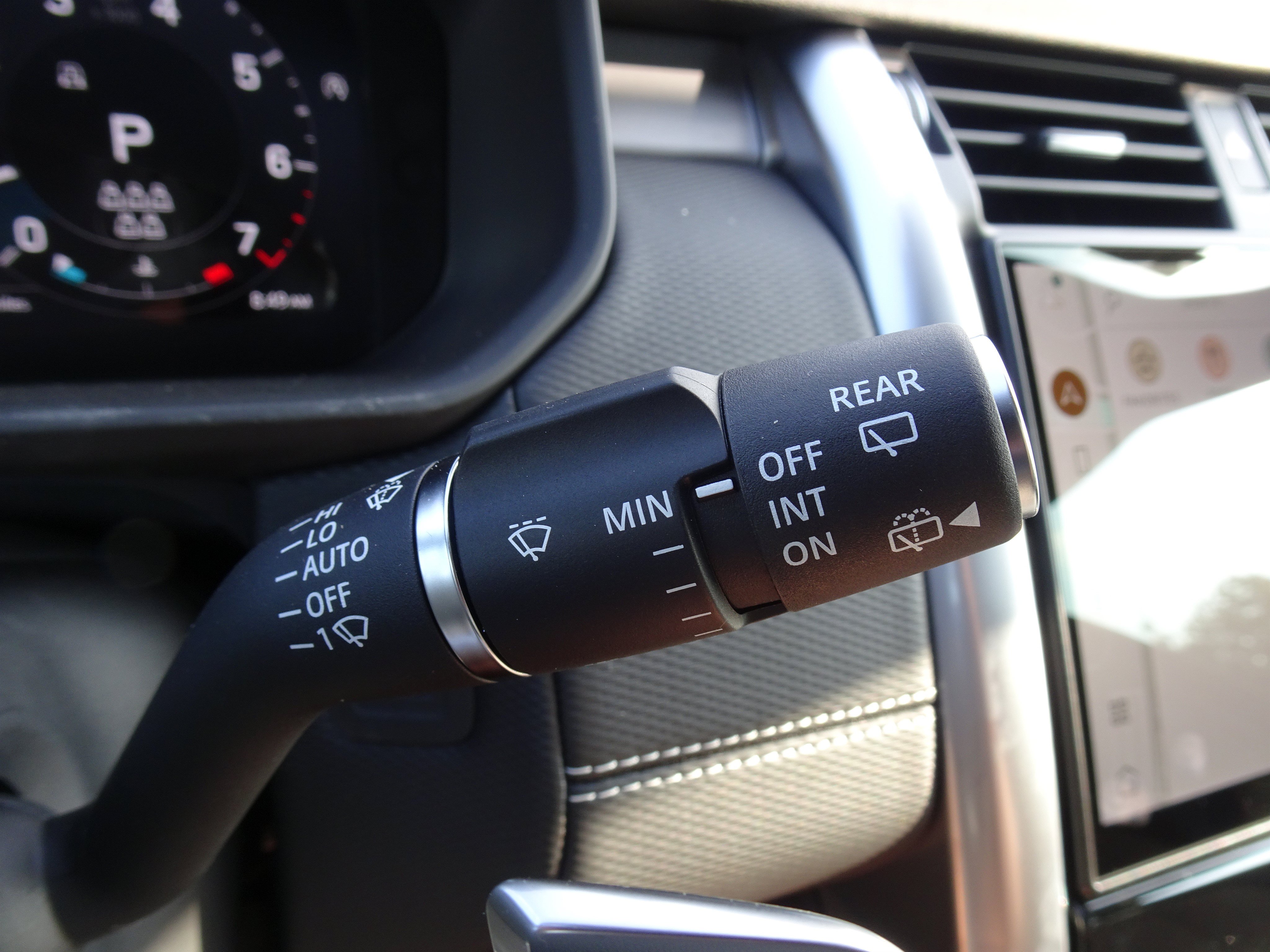 New 2026 Land Rover Discovery Dynamic SE AWD/4WD image 32