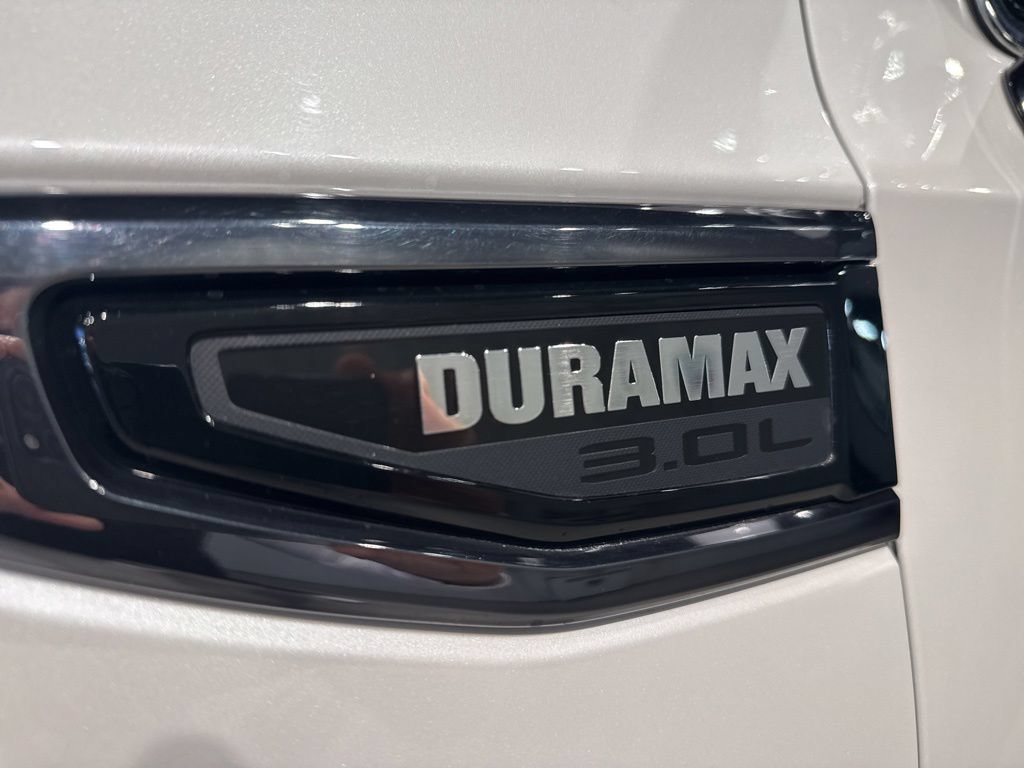 Used 2024 GMC Yukon Denali Ultimate AWD/4WD image 12
