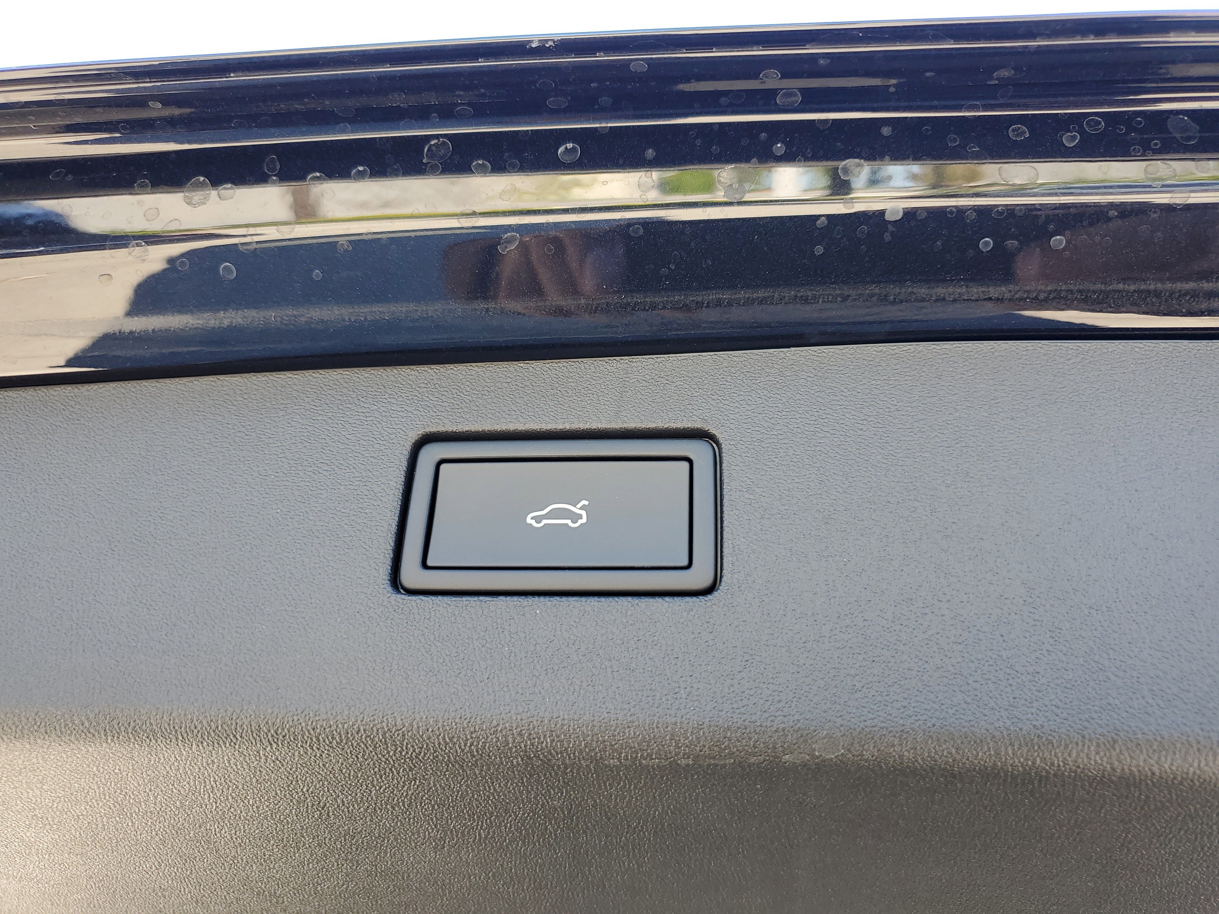 New 2026 Volkswagen Tiguan SE R-Line image 8