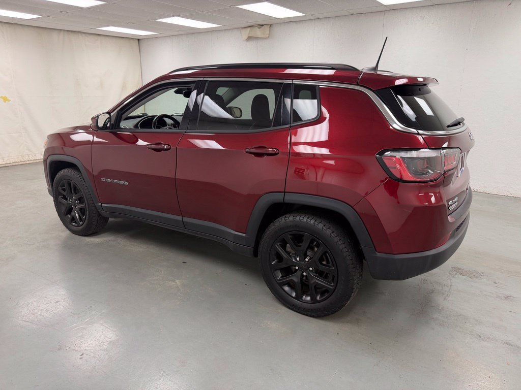 Used 2021 Jeep Compass Latitude w/ Convenience Group AWD/4WD image 3