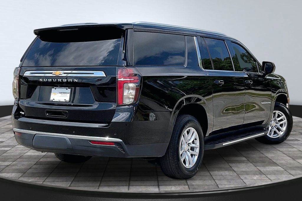 Used 2021 Chevrolet Suburban LS RWD image 2